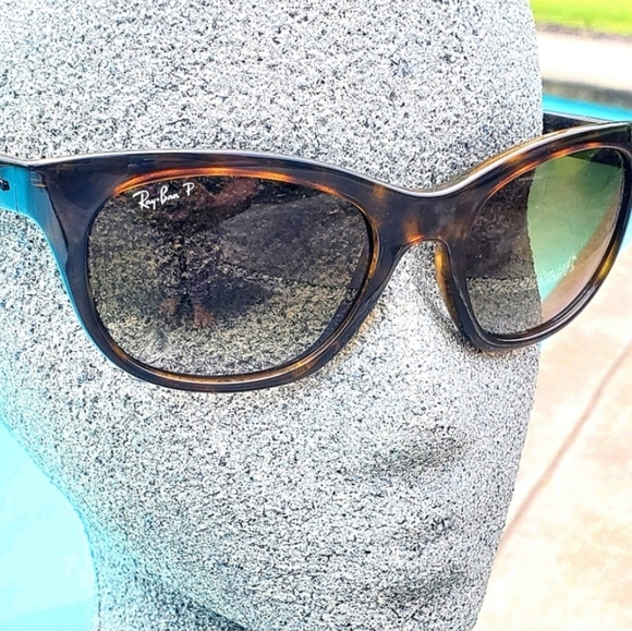 RAY-BAN Brown Gradient Rectangular Sunglasses, New - Picture 13 of 15